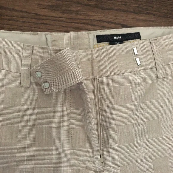 3/$20 Linen walking shorts - Picture 3 of 5